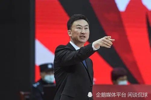 不料月盾计划失败，独孤月成为了“宇宙最后的人类”，开始了他在月球上破罐子破摔的生活